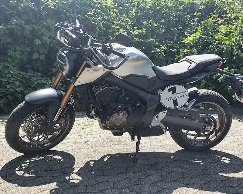 Unbeschränktes Motorrad der Klasse A – Symbolbild